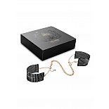 <strong>Дизайнерские наручники Desir Metallique Handcuffs Bijoux, Золотой</strong> <br />
Пора начинать настоящую битву обольщения! Испробуйте интимную бижутерию на своем партнере!
Дизайнерские наручники Desir Metallique Handcuffs выполнены в виде широких браслетов из плоских цепочек, которые соединяются цепью на застежках. <div class="charTableblock"><div><span>Материал</span>: металл</div><div><span>Цвет</span>: другой</div></div> Дизайнерские наручники Desir Metallique Handcuffs Bijoux, Золотой
Пора начинать настоящую битву обольщения! Испробуйте интимную бижутерию на своем партнере!
Дизайнерские наручники Desir Metallique Handcuffs выполнены в виде широких браслетов из плоских цепочек, которые соединяются цепью на застежках.