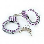 <strong>Наручники с фиолетовыми стразами FANCY CUFFS </strong> <br />
Наручники с фиолетовыми стразами FANCY CUFFS. <div class="charTableblock"><div><span>Материал</span>: металл</div><div><span>Цвет</span>: другой</div><div><span>Производитель</span>: PipeDream, США</div></div> Наручники с фиолетовыми стразами FANCY CUFFS
Наручники с фиолетовыми стразами FANCY CUFFS.