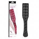 <strong>Чёрный пэдл с геометрическим узором</strong> <br />
Пэдл черного цвета, изготовленный из кожзама. <div class="charTableblock"><div><span>Материал</span>: кожзам</div><div><span>Производитель</span>: Erokay, Китай</div><div><span>Длина, см</span>: 32.00</div></div> Чёрный пэдл с геометрическим узором
Пэдл черного цвета, изготовленный из кожзама.