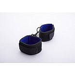 <strong>Ламинированные спандексом наручники с застежками на липучках </strong> <br />
Наручники выполненные из современного материала - мягкого пенистого неопрена, ламинированного шелковистым спандексом, (относятся к классу Soft-bondage), прекрасный аксессуар для начинающих. <div class="charTableblock"><div><span>Материал</span>: текстиль</div><div><span>Цвет</span>: черный</div><div><span>Производитель</span>: Sitabella, Россия</div></div> Ламинированные спандексом наручники с застежками на липучках
Наручники выполненные из современного материала - мягкого пенистого неопрена, ламинированного шелковистым спандексом, (относятся к классу Soft-bondage), прекрасный аксессуар для начинающих.