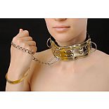 <strong>Золотистый ошейник с заклепками и цепочкой </strong> <br />
Изготовлен из искусственной кожи. <div class="charTableblock"><div><span>Материал</span>: кожзам</div><div><span>Цвет</span>: другой</div><div><span>Производитель</span>: Sitabella, Россия</div></div> Золотистый ошейник с заклепками и цепочкой  
Изготовлен из искусственной кожи.