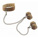 <strong>Кожаный ошейник с наручниками OUCH! BROWN </strong> <br />
Великолепный БДСМ-набор из ошейника и пары оков для рук и ног, изготовленных из натуральной кожи с красивой белой строчкой. <div class="charTableblock"><div><span>Материал</span>: кожа</div><div><span>Цвет</span>: другой</div><div><span>Производитель</span>: OUCH by Shots Media BV, Нидерланды</div></div> Кожаный ошейник с наручниками OUCH! BROWN  
Великолепный БДСМ-набор из ошейника и пары оков для рук и ног, изготовленных из натуральной кожи с красивой белой строчкой.