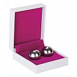 <strong>Серебристые вагинальные шарики Ben Wa Balls Heavy Weight Silver</strong> <br />
Металлические шарики среднего размера позволят не расслабляться вашим интимным мышцам, держа их в постоянном тонусе. <div class="charTableblock"><div><span>Материал</span>: металл</div><div><span>Диаметр, см</span>: 2.20</div><div><span>Диаметр, см</span>: 2</div><div><span>Производитель</span>: Shots Toys by Shots Media BV, Нидерланды</div></div> Серебристые вагинальные шарики Ben Wa Balls Heavy Weight Silver 
Металлические шарики среднего размера позволят не расслабляться вашим интимным мышцам, держа их в постоянном тонусе.