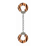 <strong>Наручники Furry Tiger SH-SHT363TIG</strong> <br />
<div class="charTableblock"><div><span>Материал</span>: металл</div><div><span>Цвет</span>: другой</div></div> Наручники Furry Tiger SH-SHT363TIG