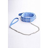 <strong>Ошейник виниловый голубой с мехом</strong> <br />
Ошейник. <div class="charTableblock"><div><span>Материал</span>: кожзам</div><div><span>Цвет</span>: другой</div></div> Ошейник виниловый голубой с мехом 
Ошейник.