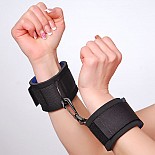 <strong>Наручники для начинающих ламинированные спандексом с застежками на липучках 7051-1</strong> <br />
Наручники выполненные из современного материала - мягкого пенистого неопрена, ламинированного шелковистым спандексом, (относятся к классу Soft-bondage), прекрасный аксессуар для начинающих. <div class="charTableblock"><div><span>Материал</span>: текстиль</div><div><span>Цвет</span>: черный</div><div><span>Производитель</span>: Sitabella, Россия</div></div> Наручники для начинающих ламинированные спандексом с застежками на липучках 7051-1
Наручники выполненные из современного материала - мягкого пенистого неопрена, ламинированного шелковистым спандексом, (относятся к классу Soft-bondage), прекрасный аксессуар для начинающих.