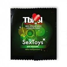 <strong>Гель-лубрикант SexToys в одноразовой упаковке - 4 гр.</strong> <br />
Уже из названия видно, что SexToys из серии  Ты и Я  предназначен для смазывания секс-игрушек, а также частей тела, с ними контактирующих.<div class="charTableblock"><div><span>Основа</span>: водная</div><div><span>Особенности</span>: для секс игрушек</div><div><span>Объем, мл</span>: до 5</div><div><span>Объем, мл</span>: 4</div></div> Гель-лубрикант SexToys в одноразовой упаковке - 4 гр. 
Уже из названия видно, что SexToys из серии  Ты и Я  предназначен для смазывания секс-игрушек, а также частей тела, с ними контактирующих.