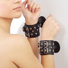 <strong>Наручники для начинающих ламинированные спандексом с застежками на липучках 7053-1</strong> <br />
Наручники выполненные из современного материала - мягкого пенистого неопрена, ламинированного шелковистым спандексом, (относятся к классу Soft-bondage), прекрасный аксессуар для начинающих.<div class="charTableblock"><div><span>Материал</span>: текстиль</div><div><span>Цвет</span>: черный</div><div><span>Производитель</span>: Sitabella, Россия</div></div> Наручники для начинающих ламинированные спандексом с застежками на липучках 7053-1
Наручники выполненные из современного материала - мягкого пенистого неопрена, ламинированного шелковистым спандексом, (относятся к классу Soft-bondage), прекрасный аксессуар для начинающих.